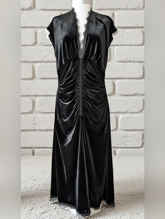 jonathan martin Dresses & Skirts - Vintage Jonathan Martin Studio Black Velvet Ruched V-Neck Dress Size 14